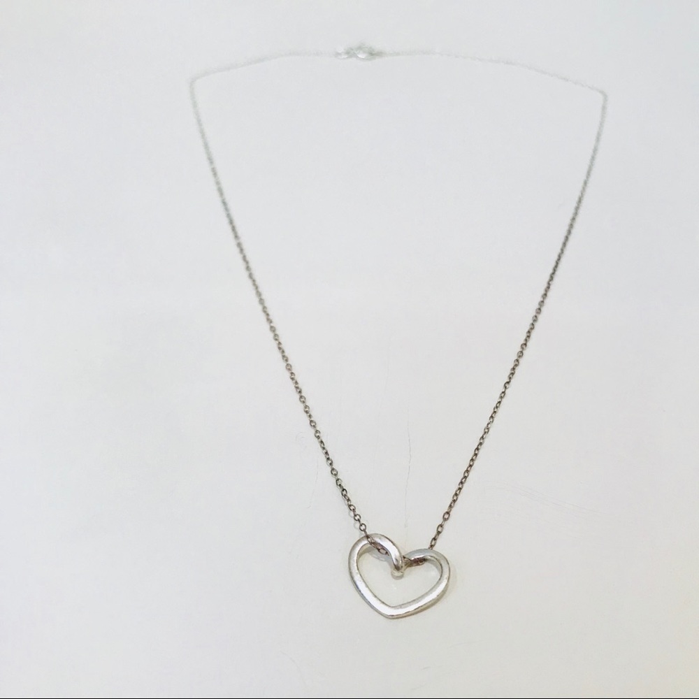 Silver modern heart pendant necklace